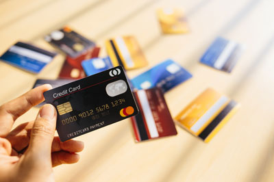 5 Signs Own Too Many Credit Cards